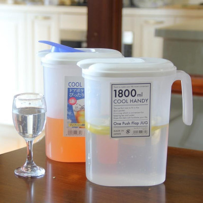 Bình nước có nắp bật Yamada 1,8 lít - Made in Japan