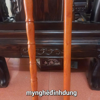 Gậy batong khắc đầu đại bàng bằng gỗ hương đẹp long lanh dài 90x3cm 