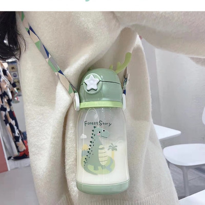 Bình Nước Thể Thao Có Ống Hút 600ml Hình Gạc Nai Hươu Dễ Thương Nhiều Màu Sắc Cho Bé - Hàng Loại 1 - Chính Hãng MINIIN