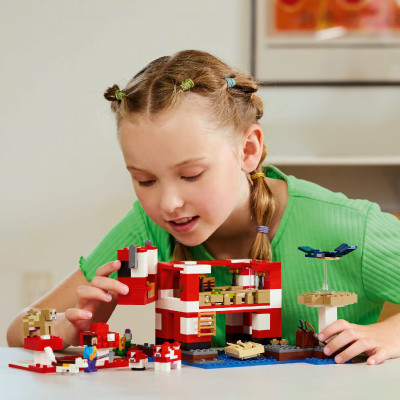 LEGO MINECRAFT 21270 Đồ Chơi Lắp Ráp Ngôi Nhà Của Những Chú Bò Nấm (500 chi tiết)