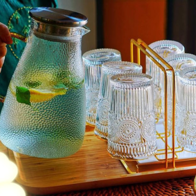 COMBO BỘ BÌNH THỦY TINH ĐỰNG NƯỚC, 6 CỐC, GIÁ TREO VÀ KHAY ĐỰNG ( GIAO NGẪU NHIÊN ) ANTH691