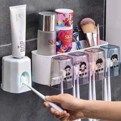 Bộ Nhả Kem Đánh Răng Tự Động – Kệ Bàn Chải Dán Tường, 4 Cốc Tiện Lợi Cho Gia Đình