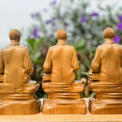 Tượng bác hồ bằng gỗ bách xanh thơm nức kt  cao 20×11×10cm