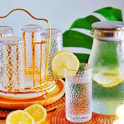 COMBO BỘ BÌNH THỦY TINH ĐỰNG NƯỚC, 6 CỐC, GIÁ TREO VÀ KHAY ĐỰNG ( GIAO NGẪU NHIÊN ) ANTH691