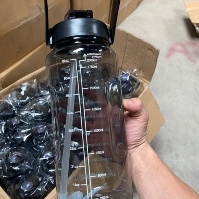 Bình Nước 2L 2000ML Cao Cấp Bình Đựng Nước Có Ống Hút (Giao Màu Ngẫu Nhiên)