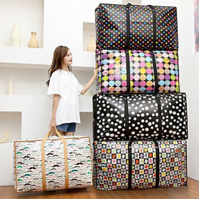 Túi bạt vuông  đựng hành lý , chăn quần áo kích thước lớn 70 x 55 x 26 cm ,dây kéo 2 đầu , cạnh túi được bo viền có quai xách 2 bên chắc chắn giúp dễ di chuyển ,chống thấm nước , phù hợp đựng hành lý đi chơi xa, dã ngoại 