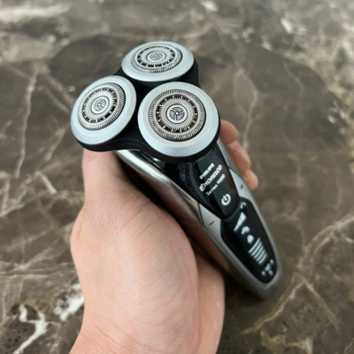 Máy cạo râu khô và ướt cao cấp Hà Lan Philips Norelco S9731