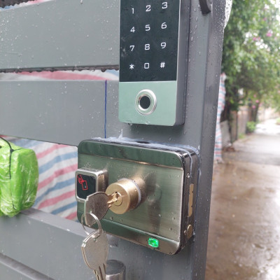Bộ khóa điện tử thông minh SG-302P mở bằng vân tay, thẻ từ - Hàng nhập khẩu