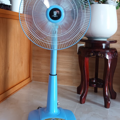 Quạt Lỡ USS -L03-Hàng chính hãng(Giao màu ngẫu nhiên)