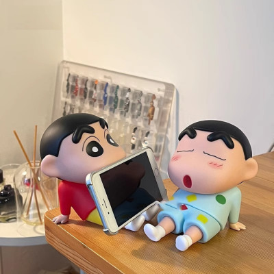 Giá Đỡ Điện Thoại, Hình Shin - Chan, Giá Đỡ Điện Thoại Cute Trang Trí Bàn Học, Bàn Làm Việc - Hàng Chính Hãng