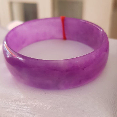 Vòng Tay Nữ Đá Cẩm Thạch Mới Bản Hẹ Tím rịm đều quá đẹp Ni 52mm x Cao16mm x Dầy 4mm Chất liệu đá cẩm thạch Màu tím tịm nhẹ đều bóng đẹp quá Size vòng 52mm Nữ mạng hỏa mạng thổ 47kg đến 50kg đeo ạ