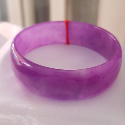 Vòng Tay Nữ Đá Cẩm Thạch Mới Bản Hẹ Tím rịm đều quá đẹp Ni 52mm x Cao16mm x Dầy 4mm Chất liệu đá cẩm thạch Màu tím tịm nhẹ đều bóng đẹp quá Size vòng 52mm Nữ mạng hỏa mạng thổ 47kg đến 50kg đeo ạ