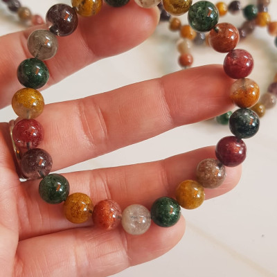 Vòng tay phong thuỷ may mắn đá Thạch anh Ưu linh đa sắc Size hạt 8mm đá Ưu linh đẹp sang trọng của đá thạch anh tự nhiên đa sắc giúp xua tan mệt mỏi, đem đến năng lượng tích cực may mắn tài lộc cho gia chủ ,tăng sự quyến rũ sang trọng cho phái đẹp ạ