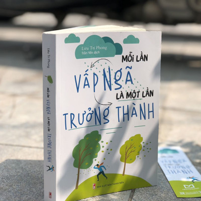 Combo sách: Hành Trang Tuổi Đôi Mươi - Rồi Một Ngày Bạn Sẽ Hiểu + Bạn Càng Mạnh Mẽ Thế Giới Càng Công Bằng (TB) + Khi Bạn Đang Mơ Thì Người Khác Đang Nỗ Lực(TB) + Mỗi Lần Vấp Ngã Là Một Lần Trưởng Thành (MinhLongbooks)