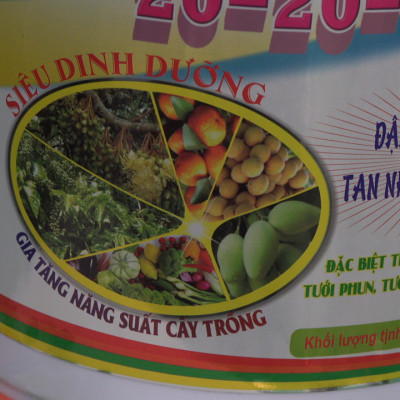 XÔ 15 KG PHÂN BÓN NPK 20-20-15 TE , THÍCH HỢP TƯỚI PHUN TƯỚI NHỎ GIỌT