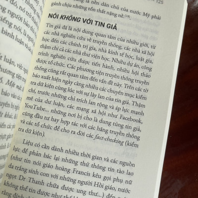 FAKE NEWS & CHỐNG FAKE NEWS Vì sao cái giả hấp dẫn hơn cái thật? – Đỗ Đình Tấn – NXB Tổng hợp TPHCM