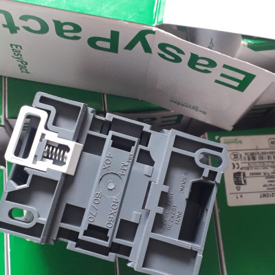 Khởi động từ LC1E3210 Schneider 3P-32A, 15kW coil 220V 50/60Hz  | Hàng Chính hãng |