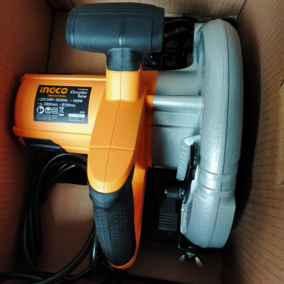 MÁY CƯA ĐĨA TRÒN 185MM 1600W INGCO CS18568 ( TẶNG LƯỠI CẮT VÀ BAO TAY INGCO)- HÀNG CHÍNH HÃNG