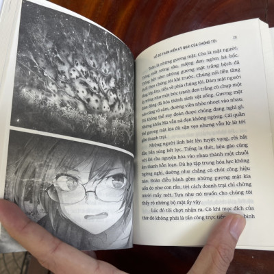 (Tranh minh hoạ – tặng kèm Bookmark ivory) Dã Ngoại Nơi Mặt Sau Của Thế Giới (Otherside Picnic) 1 – Iori Miyazawa - Shirakaba minh họa – Nguyễn Dương Quỳnh dịch - Nhã Nam - NXB Hà Nội 