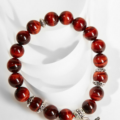 Vòng tay đá mắt hổ charm Ong Ngọc Quý Gemstones