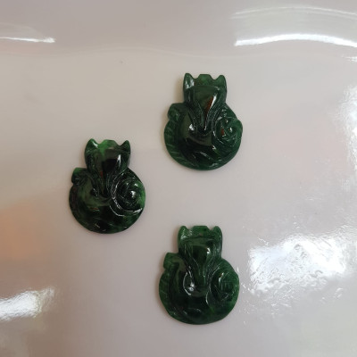 Mặt dây chuyền Hồ Ly xanh đậm bóng đẹp Size 19mmx Ngang 16mm x Sâu 4mm Chất liệu đá cẩm thạch tự nhiên xanh đậm nữ bọc vàng lên đeo đẹp sang ạ