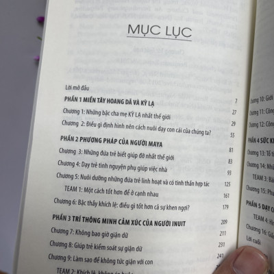 NGHE THỔ DÂN KỂ CHUYỆN DẠY CON – Săn bắt, hai lượm và nghệ thuật làm cha mẹ – Michaeleen Doucleff – Vương Loan dịch – Huy Hoàng Books – NXB Phụ nữ Việt Nam (Bìa mềm)