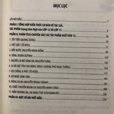Sách - Trọng tâm kiến thức và những bài văn chuyên sâu Ngữ Văn 12