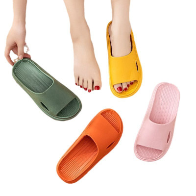 Dép xốp sọc cao cấp đi trong nhà , mang trong văn phòng, nhà tắm , đế dép làm bằng nhựa chống trơn trượt ,chống thấm nước , êm nhẹ ,mềm mại mang lại cảm giác thoải mái cho người sử dụng