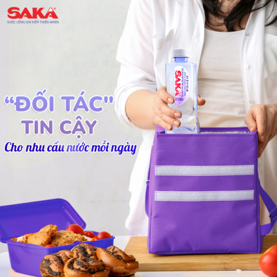 Thùng 24 Chai Nước Uống Ion Kiềm Đóng Chai Saka 355ml - Nước uống Detox với Công Nghệ Điện Phân Ion Kiềm Nhật Bản