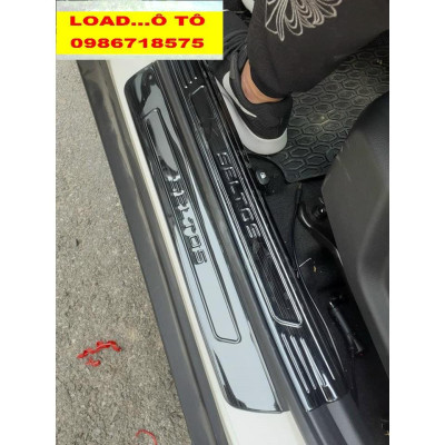 Ốp Bậc Cửa, Nẹp Bước Chân Trong, Ngoài Xe KIA Seltos 2022-2020 Vân Titan Cao Cấp