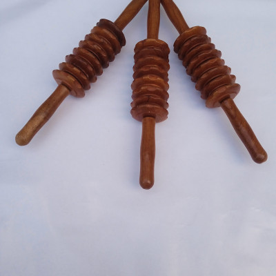Dụng cụ massage cơ thể gỗ hương 8 bánh