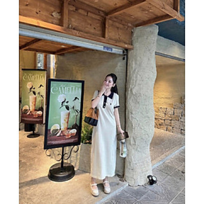 Đầm suông thêu logo nổi dáng dài