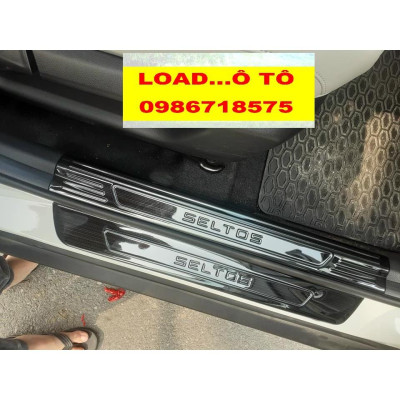 Ốp Bậc Cửa, Nẹp Bước Chân Trong, Ngoài Xe KIA Seltos 2022-2020 Vân Titan Cao Cấp
