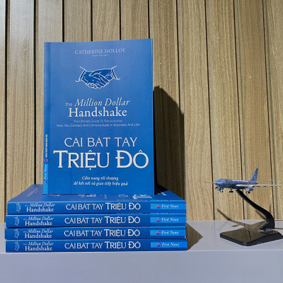 Sách - Cái Bắt Tay Triệu Đô