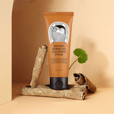 Sữa Rửa Mặt Làm Sạch Sâu Kiềm Dầu Chiết Xuất Dầu Ngựa Hevony Horse Oil Cleansing Foam 150g