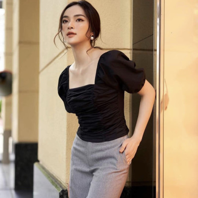 Áo kiểu nữ cổ vuông sang trọng