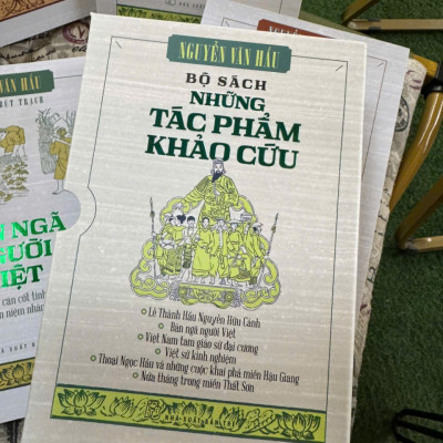 (Boxset 6 Cuốn) NHỮNG TÁC PHẨM KHẢO CỨU NGUYỄN VĂN HẦU: Lễ Thành Hầu Nguyễn Hữu Cảnh, Bản ngã người Việt, Việt Nam tam giáo sử đại cương, Việt sử kinh nghiệm, Thoại Ngọc Hầu và những cuộc khai phá miền Hậu Giang, Nửa tháng trong miền Thất Sơn - NXB Trẻ